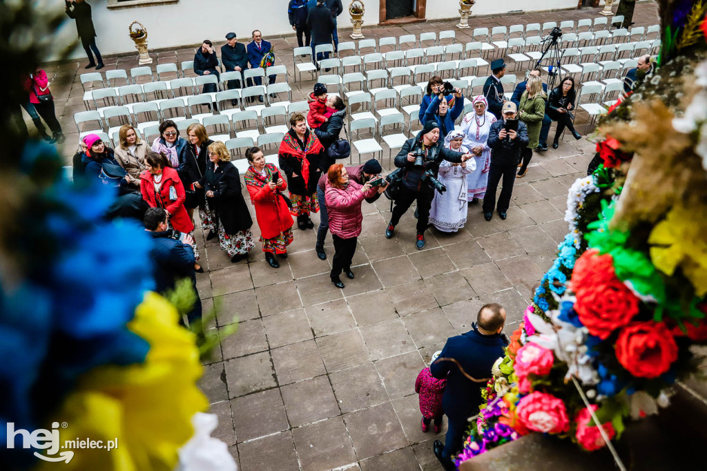Kolorowa Wielkanoc z Zamkiem Baranów