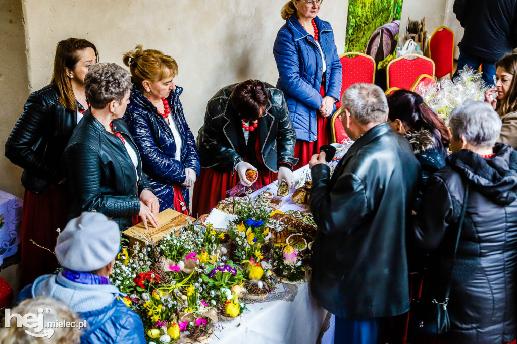 Kolorowa Wielkanoc z Zamkiem Baranów