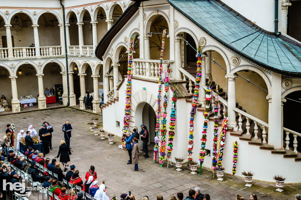 Kolorowa Wielkanoc z Zamkiem Baranów