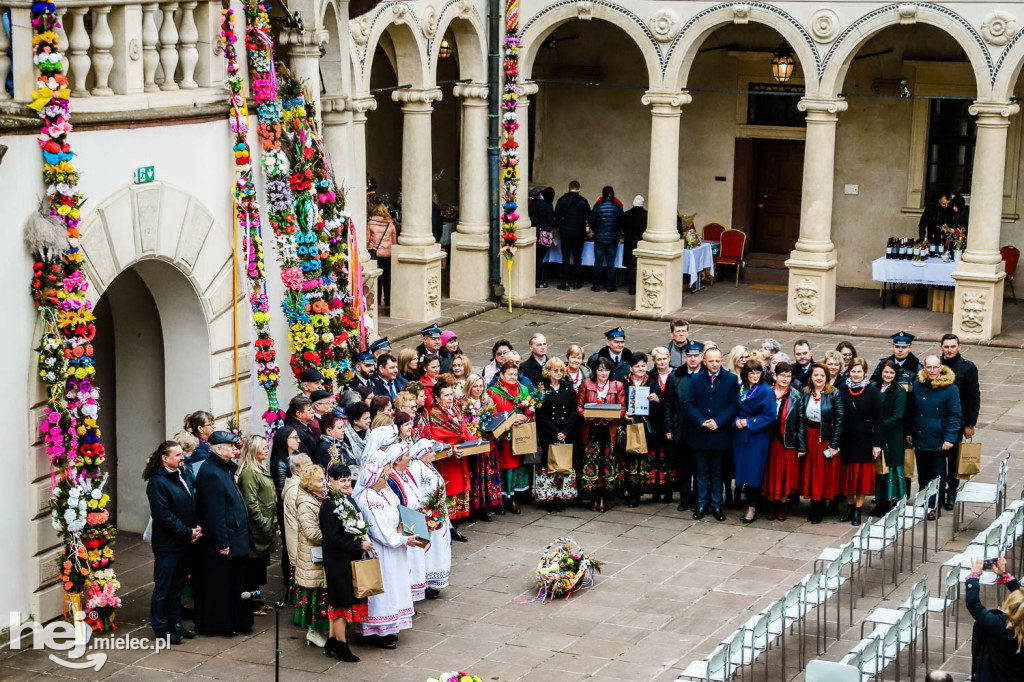 Kolorowa Wielkanoc z Zamkiem Baranów