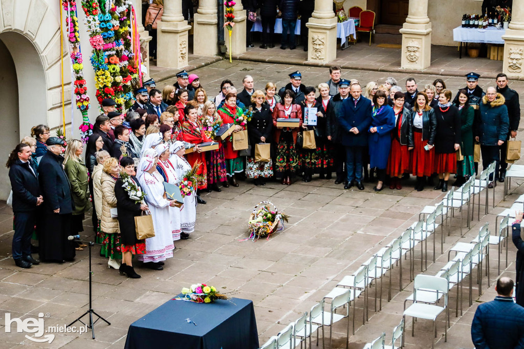 Kolorowa Wielkanoc z Zamkiem Baranów