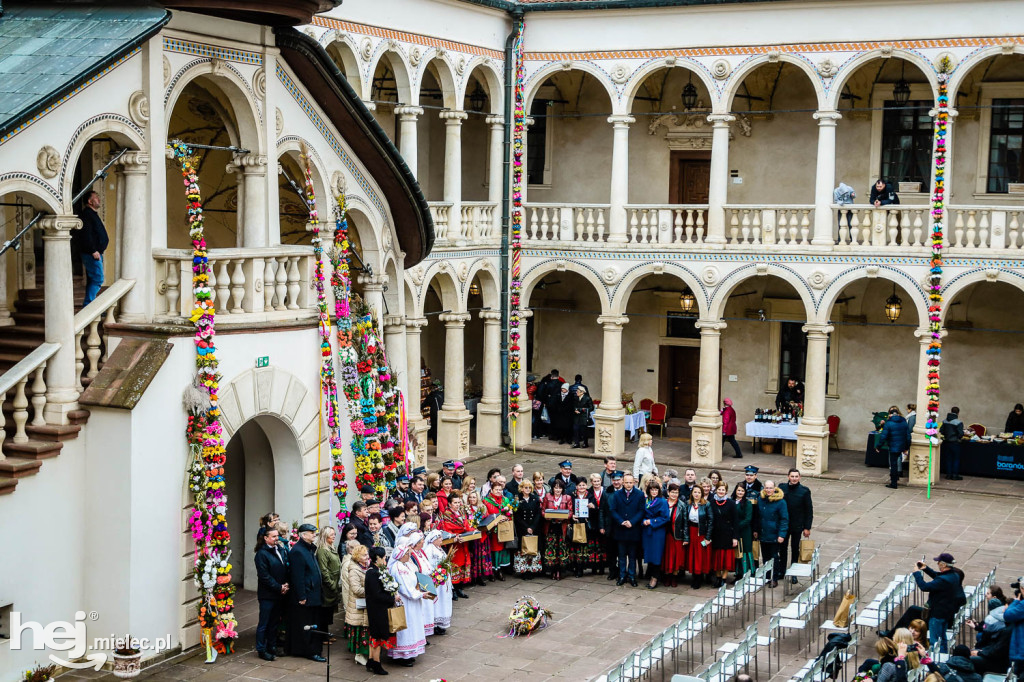 Kolorowa Wielkanoc z Zamkiem Baranów