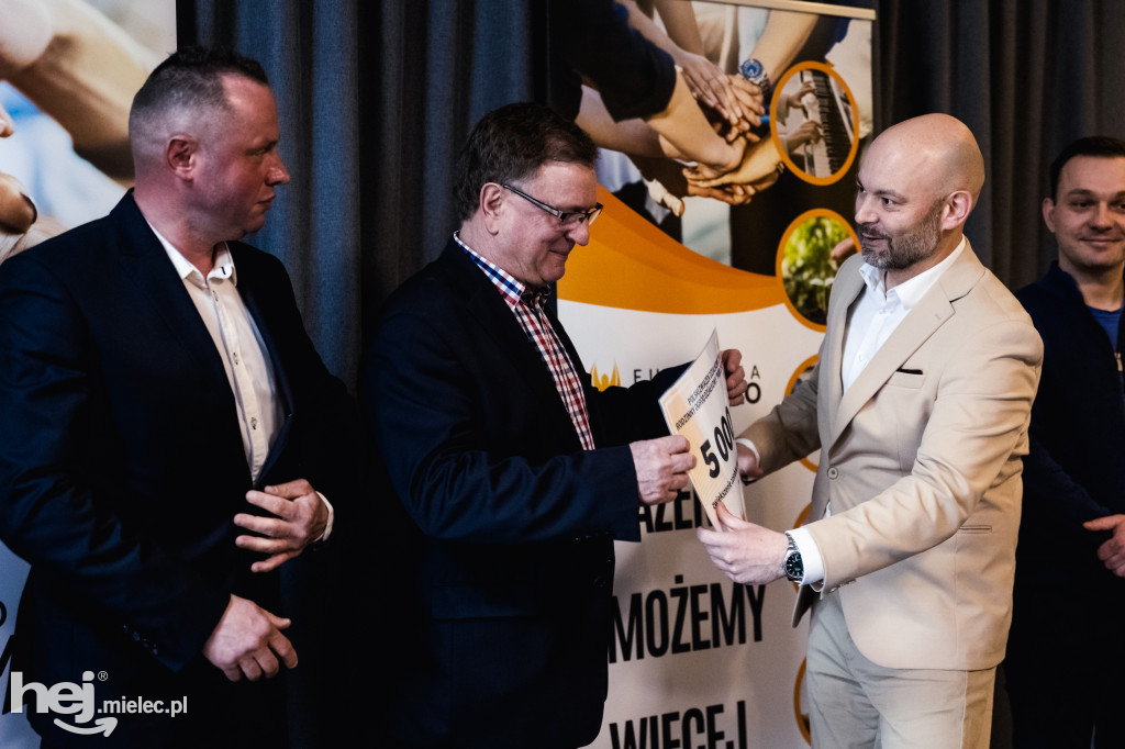 Nowa mielecka Fundacja Prometeo przekazała premierowe dotacje