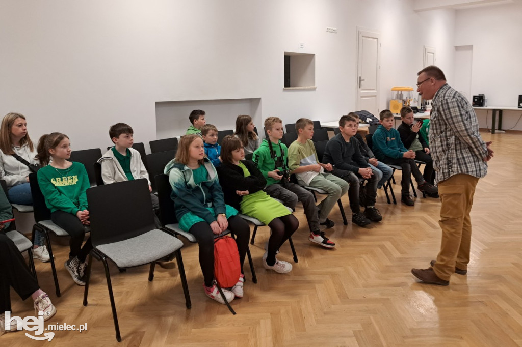 Znani nieznani. Polacy światu - wystawa w ZSCKR