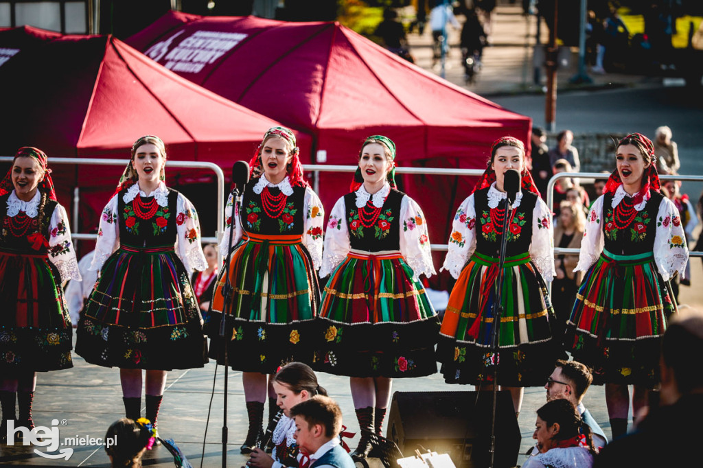 Majówka z folklorem. Rzeszowiacy na Górce