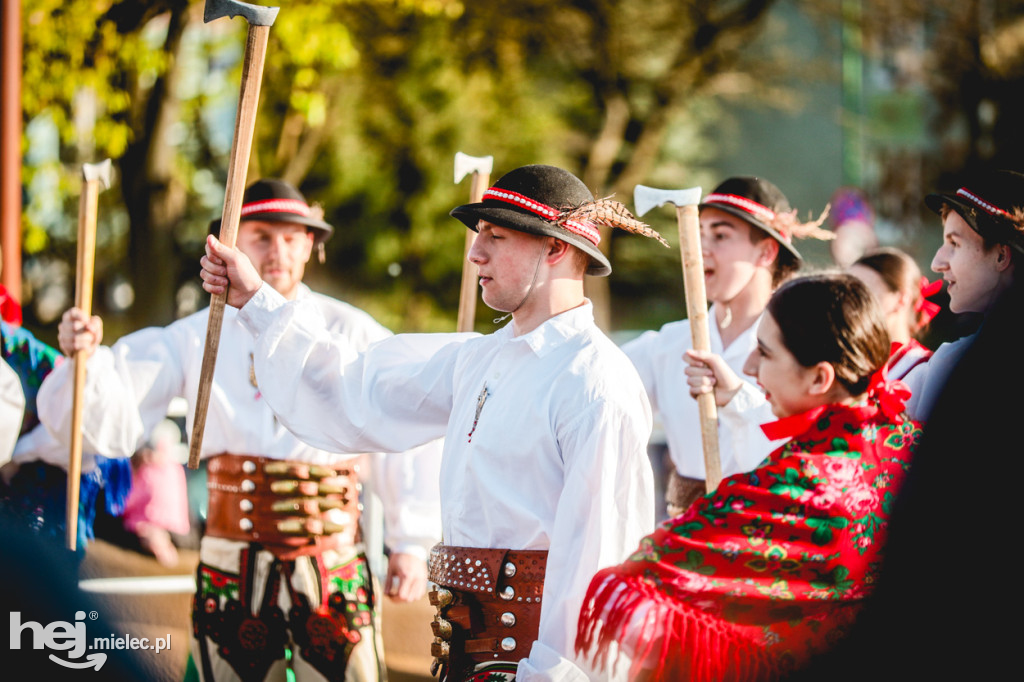 Majówka z folklorem. Rzeszowiacy na Górce