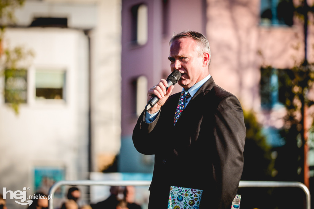 Majówka z folklorem. Rzeszowiacy na Górce