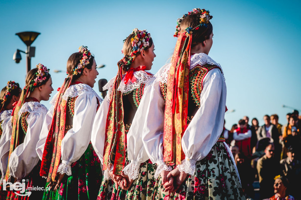 Majówka z folklorem. Rzeszowiacy na Górce