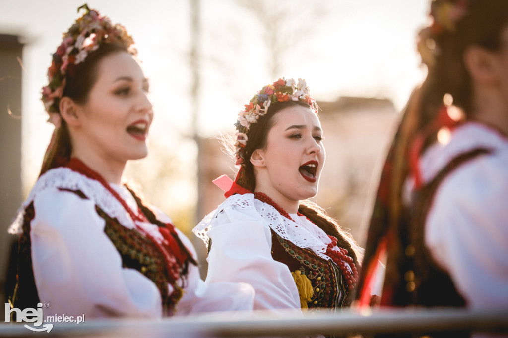 Majówka z folklorem. Rzeszowiacy na Górce