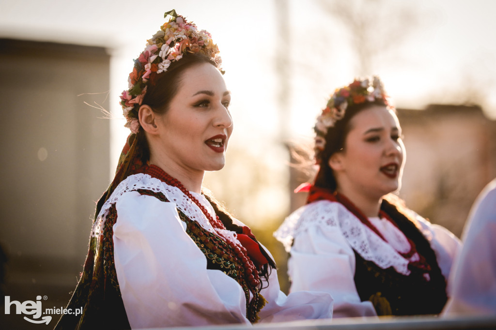 Majówka z folklorem. Rzeszowiacy na Górce