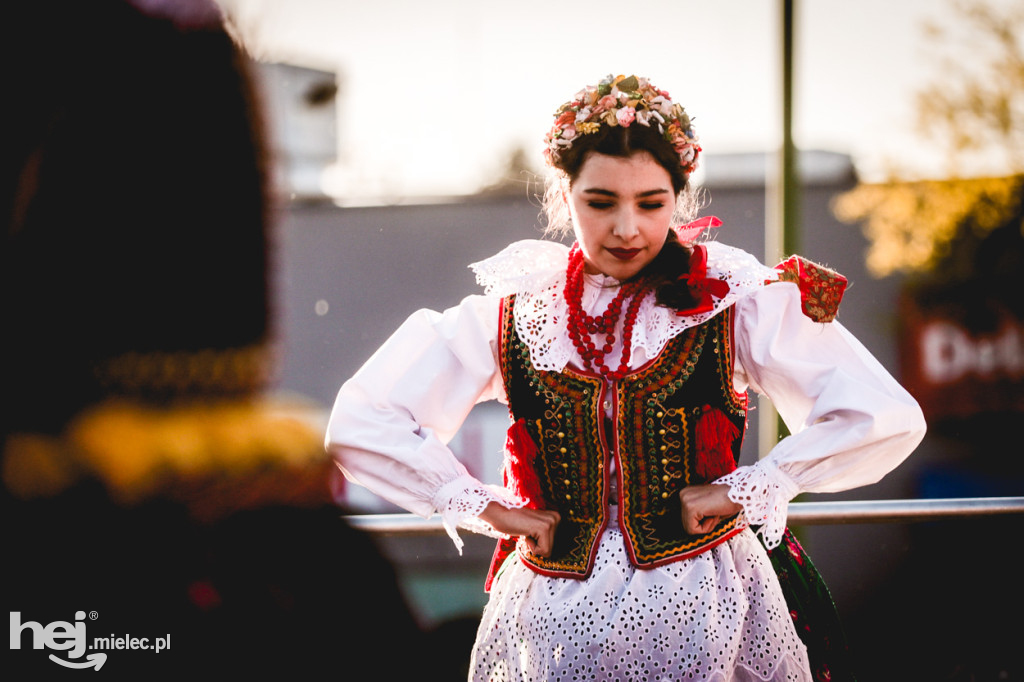 Majówka z folklorem. Rzeszowiacy na Górce