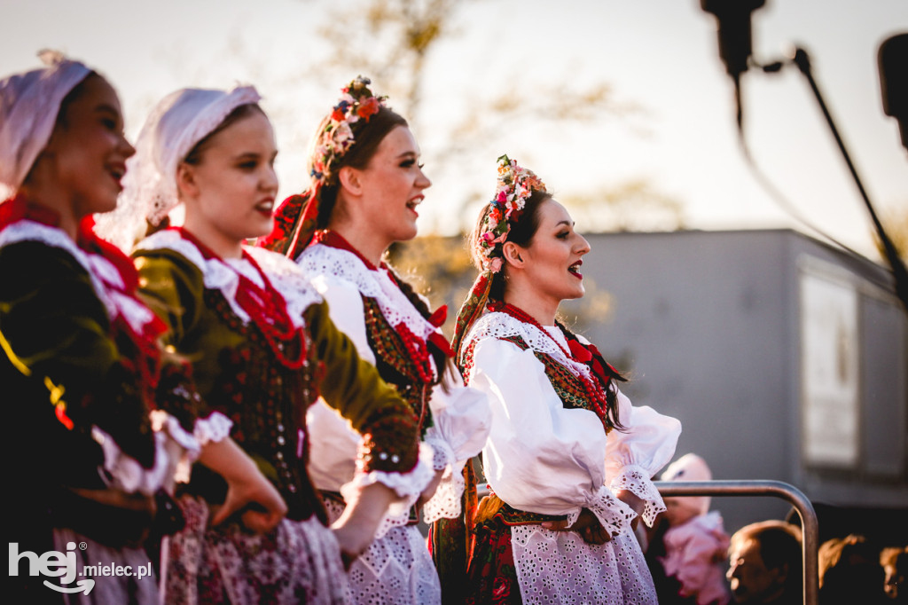 Majówka z folklorem. Rzeszowiacy na Górce