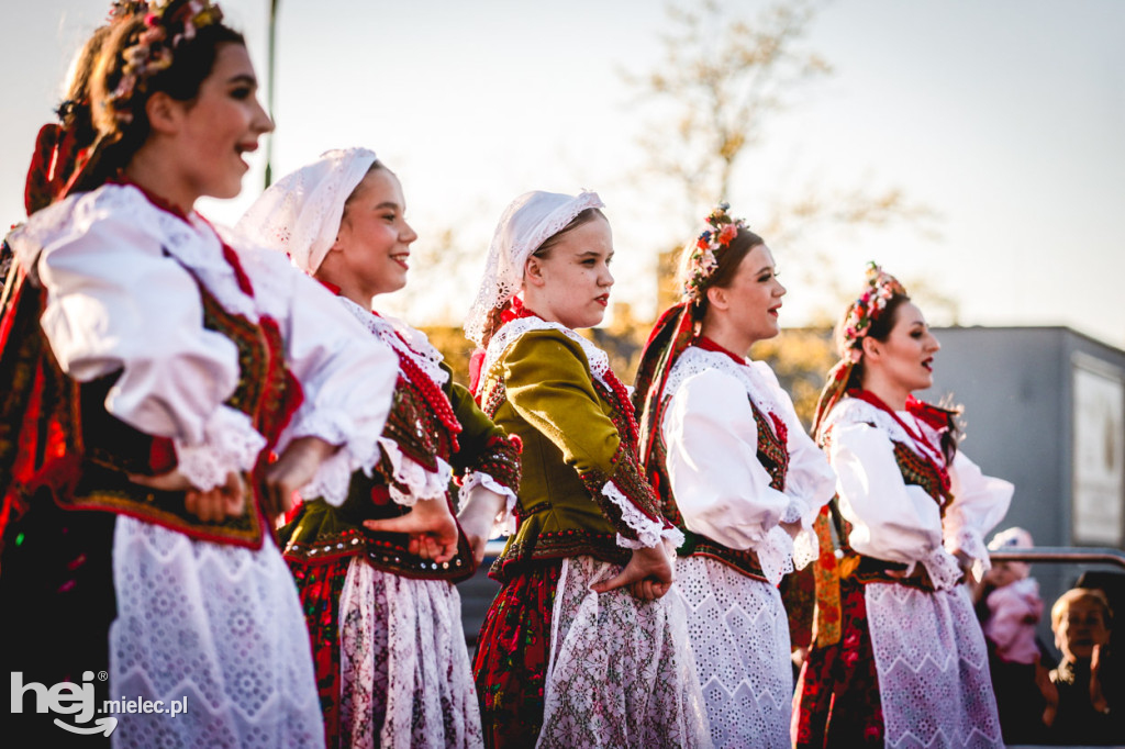 Majówka z folklorem. Rzeszowiacy na Górce