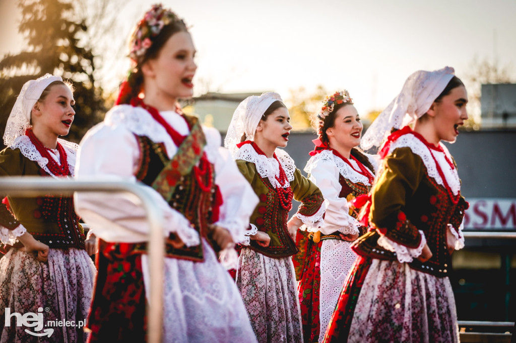 Majówka z folklorem. Rzeszowiacy na Górce