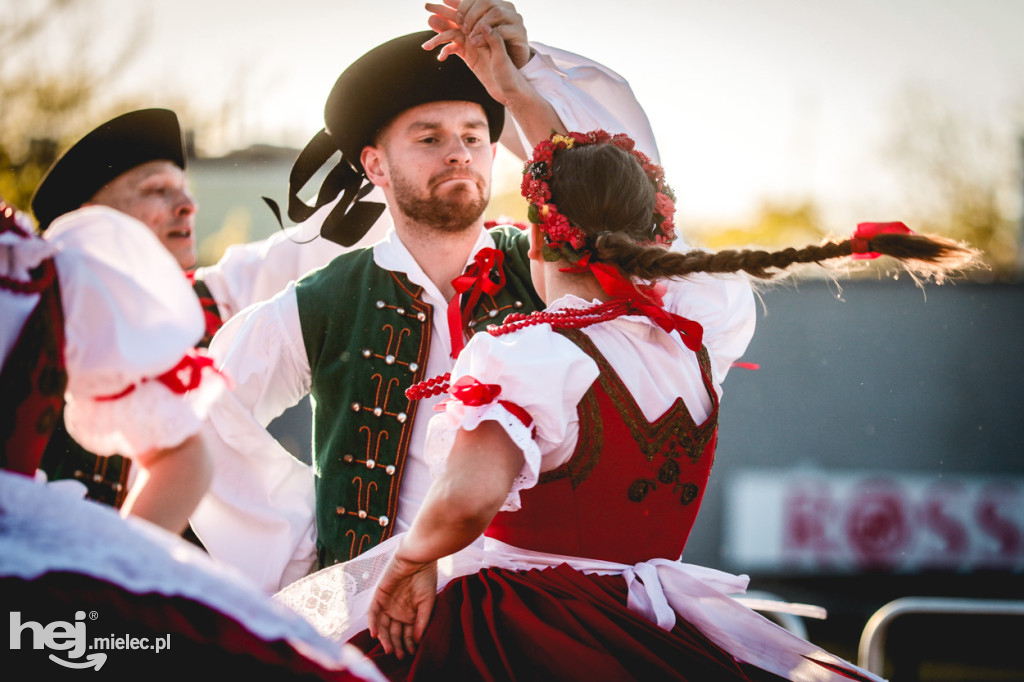 Majówka z folklorem. Rzeszowiacy na Górce