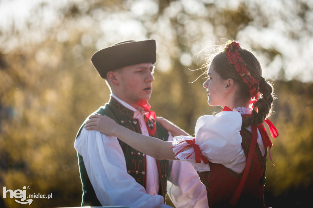 Majówka z folklorem. Rzeszowiacy na Górce