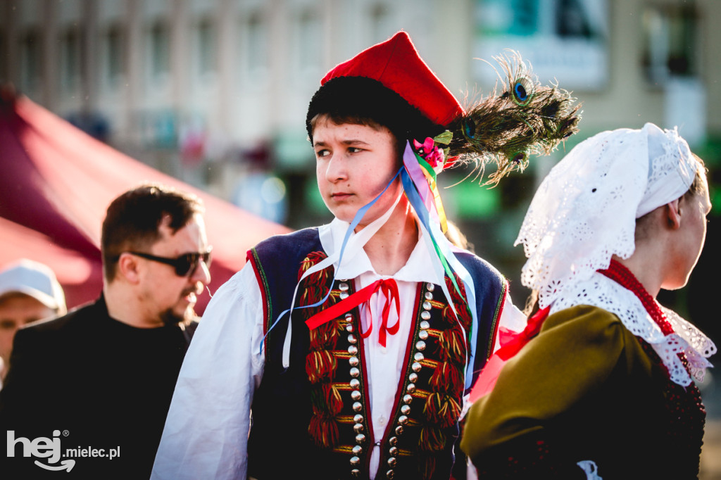 Majówka z folklorem. Rzeszowiacy na Górce