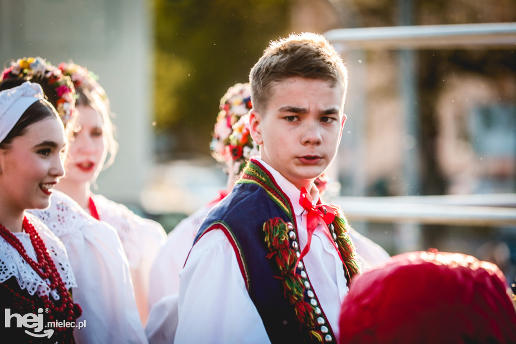 Majówka z folklorem. Rzeszowiacy na Górce