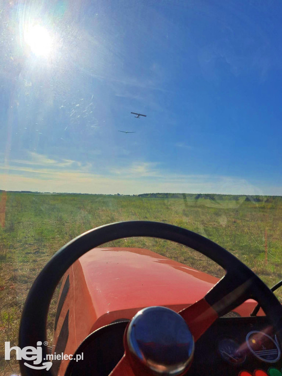 Majówka także w powietrzu. Szybowce nad miastem