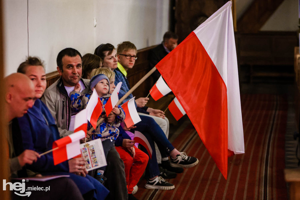 O dziejach Niepodległej w muzyce i słowie na Święto Flagi