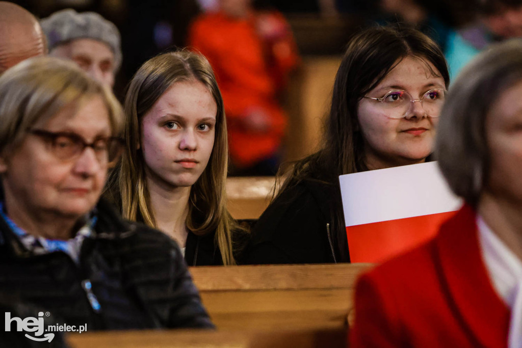 O dziejach Niepodległej w muzyce i słowie na Święto Flagi