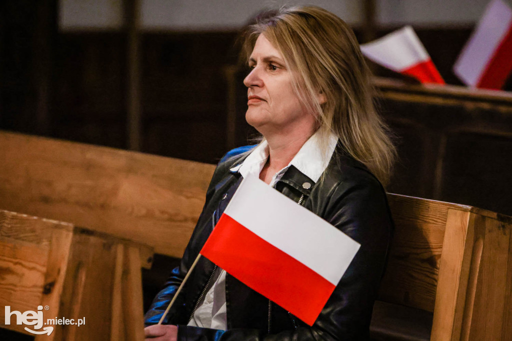 O dziejach Niepodległej w muzyce i słowie na Święto Flagi