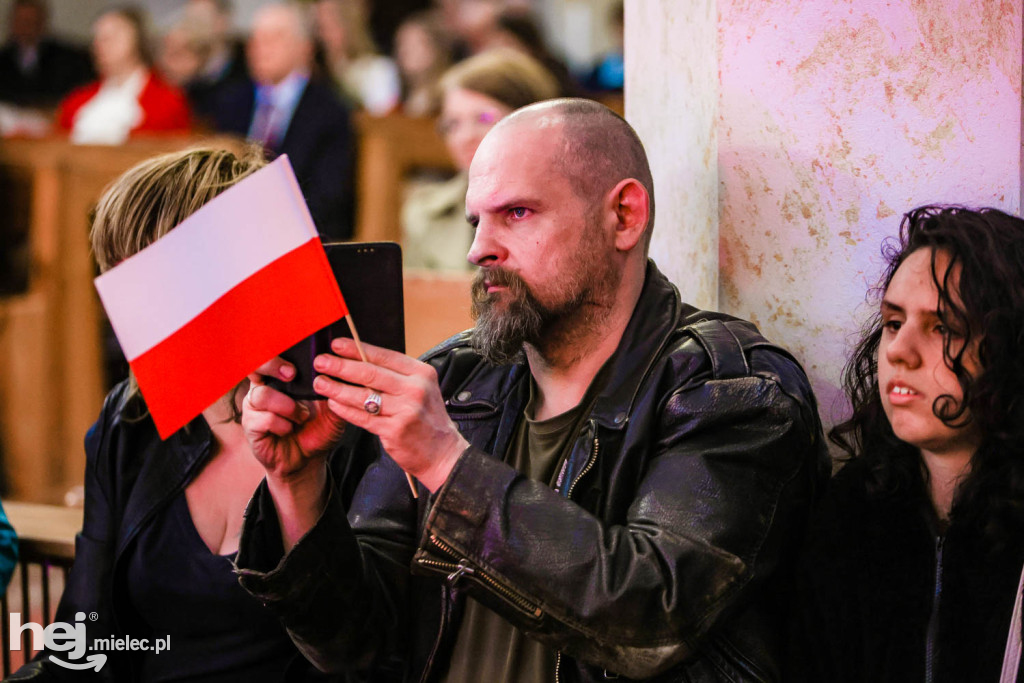 O dziejach Niepodległej w muzyce i słowie na Święto Flagi