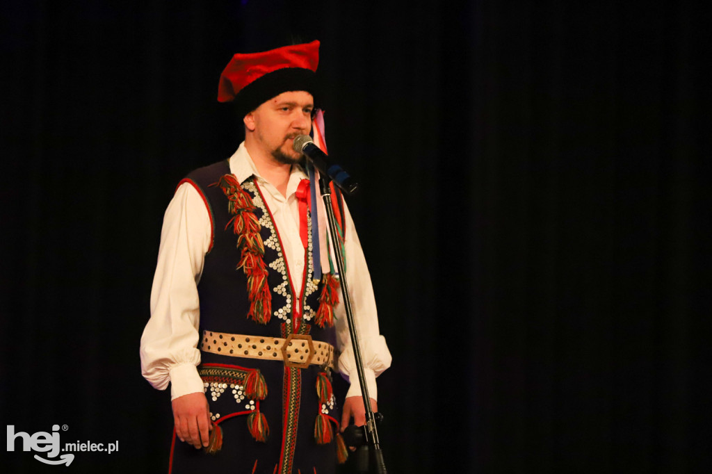 Koncert taneczny „Wstążki, wianki i korale… z ludowym przytupem”