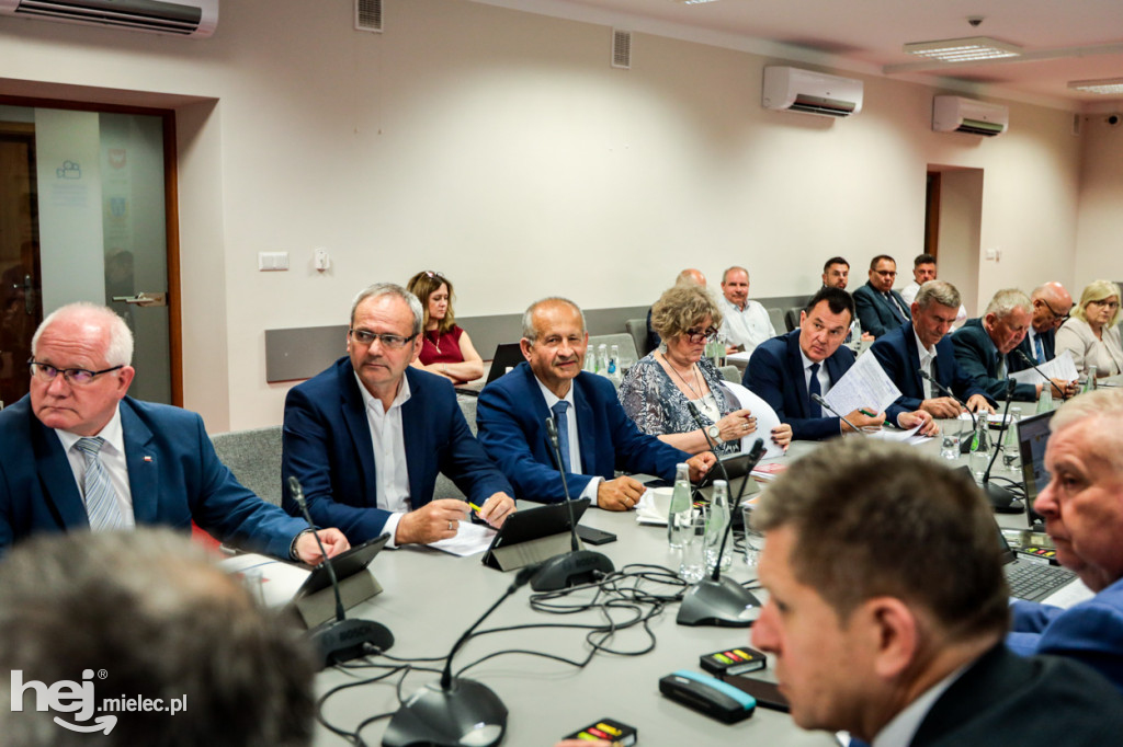Rada Powiatu głosowała ws. absolutorium i wotum