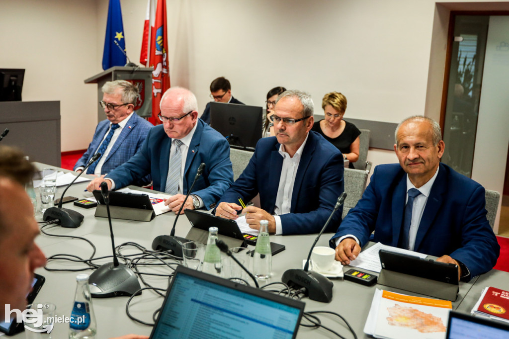 Rada Powiatu głosowała ws. absolutorium i wotum