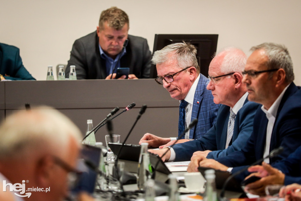 Rada Powiatu głosowała ws. absolutorium i wotum