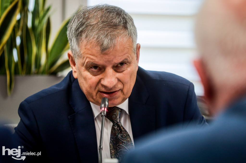 Rada Powiatu głosowała ws. absolutorium i wotum