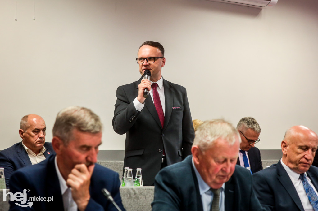 Rada Powiatu głosowała ws. absolutorium i wotum