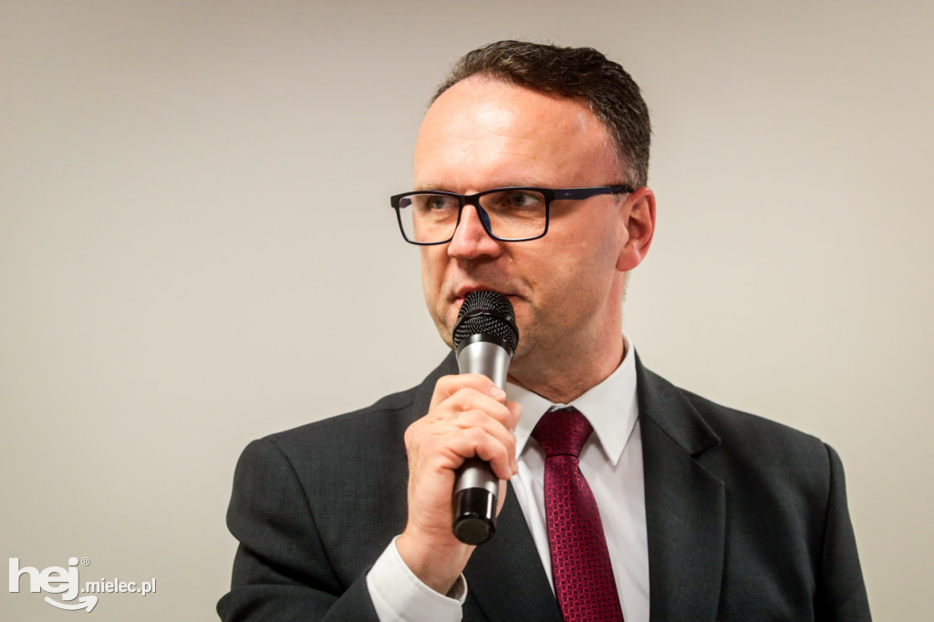 Rada Powiatu głosowała ws. absolutorium i wotum