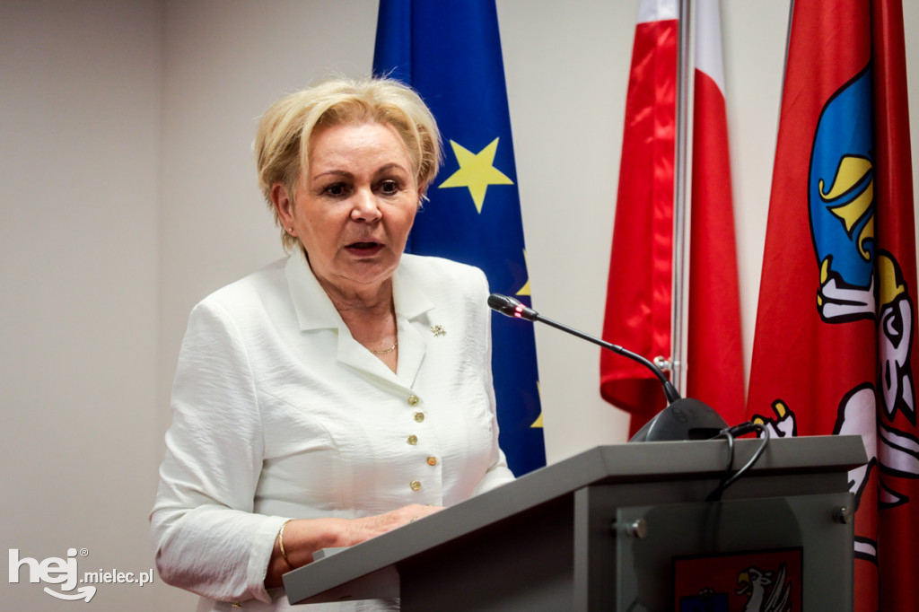 Rada Powiatu głosowała ws. absolutorium i wotum
