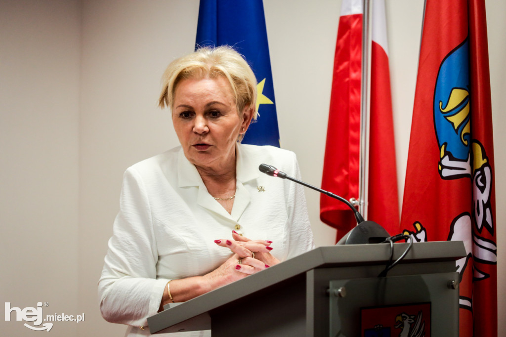 Rada Powiatu głosowała ws. absolutorium i wotum