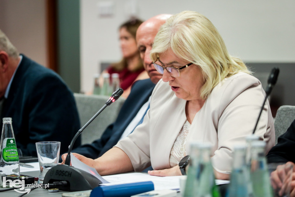 Rada Powiatu głosowała ws. absolutorium i wotum