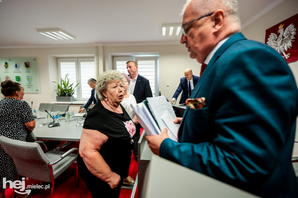 Rada Powiatu głosowała ws. absolutorium i wotum