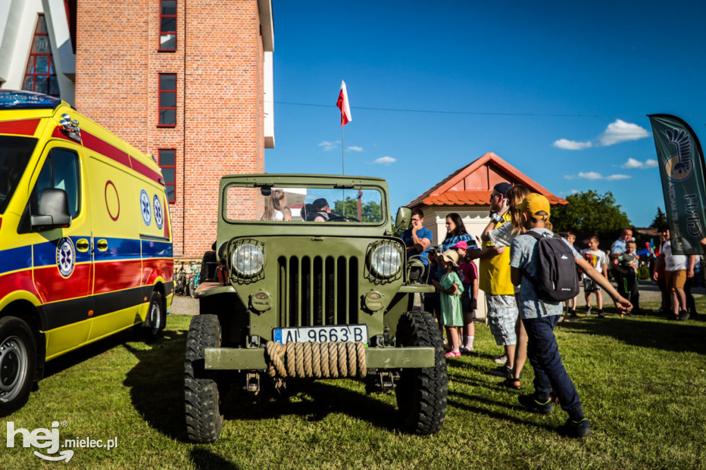 Festyn Parafialny na osiedlu Rzochów
