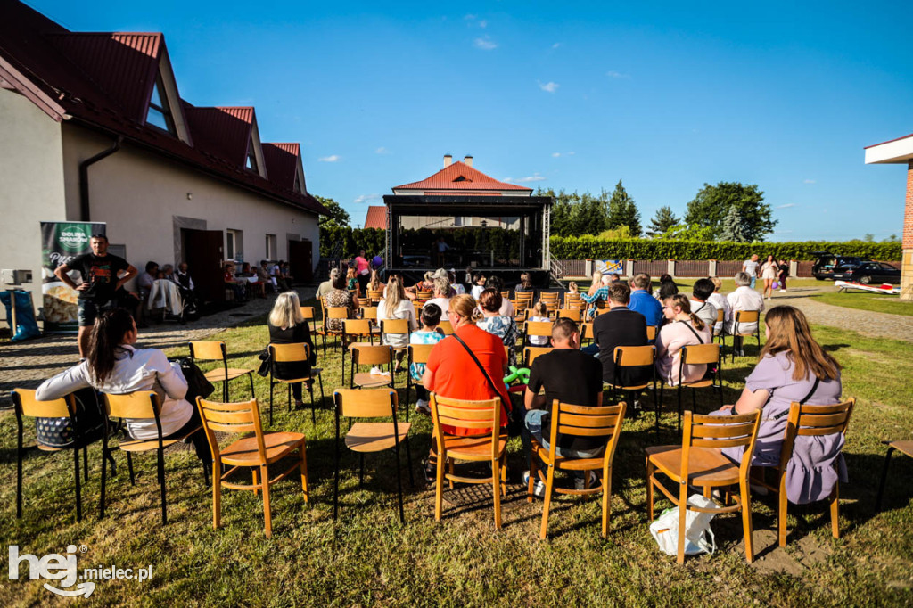 Festyn Parafialny na osiedlu Rzochów
