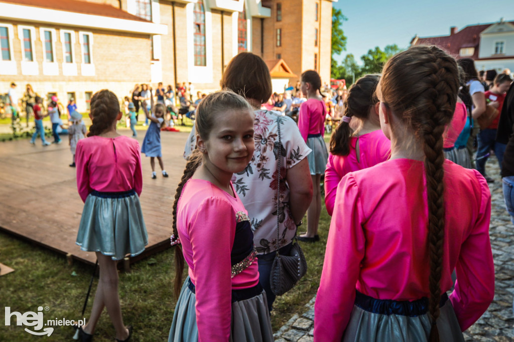Festyn Parafialny na osiedlu Rzochów