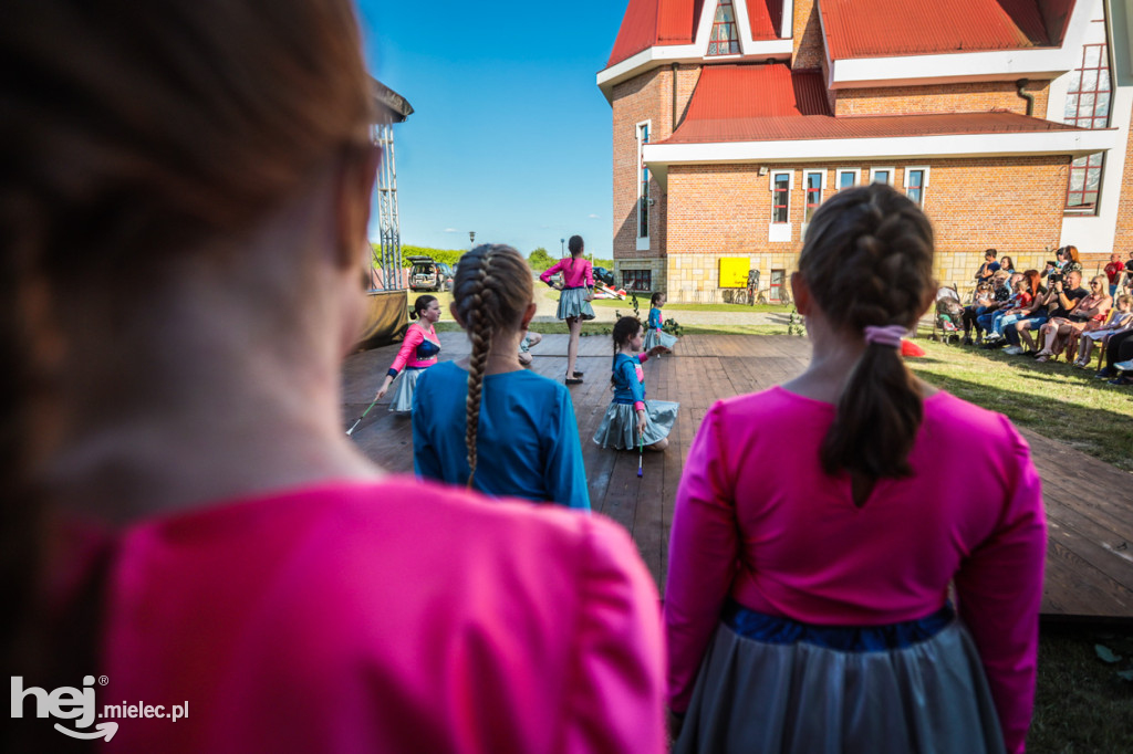 Festyn Parafialny na osiedlu Rzochów