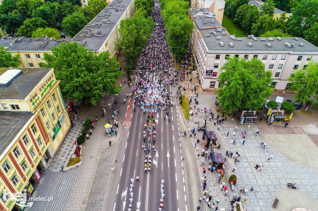 Procesja Bożego Ciała z drona - parafia MBNP Mielec
