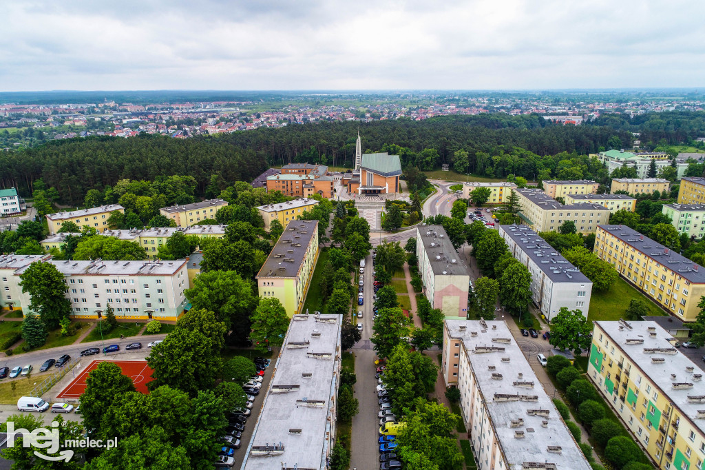 Procesja Bożego Ciała z drona - parafia MBNP Mielec