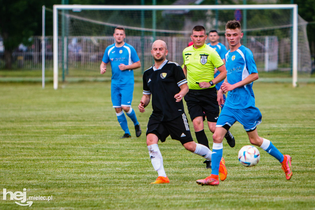 Czarni Trześń - LKS Pustków