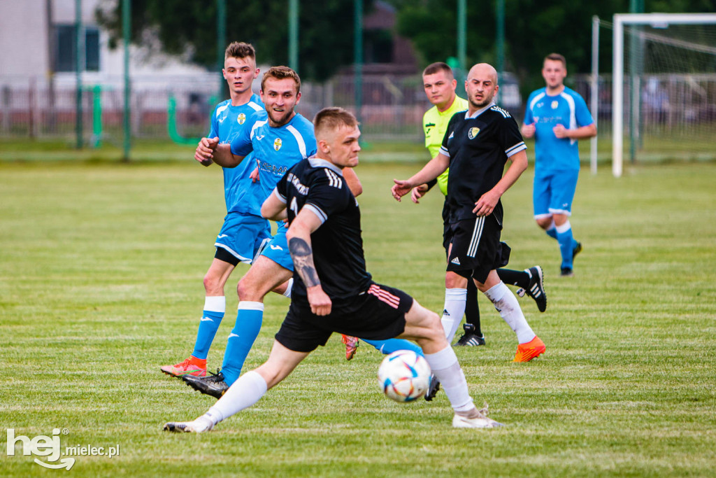 Czarni Trześń - LKS Pustków