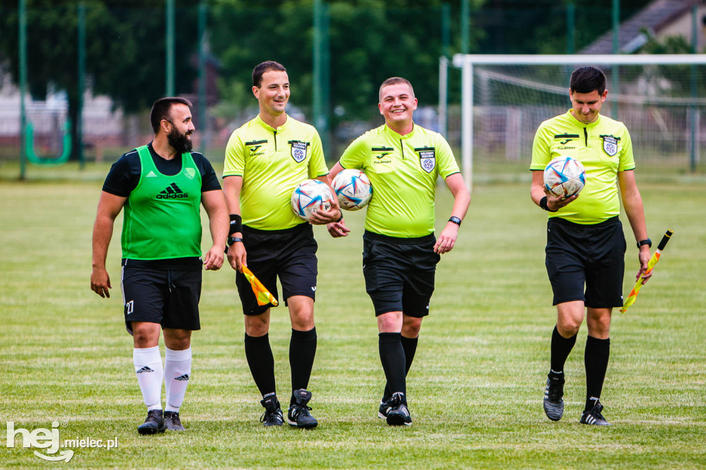Czarni Trześń - LKS Pustków