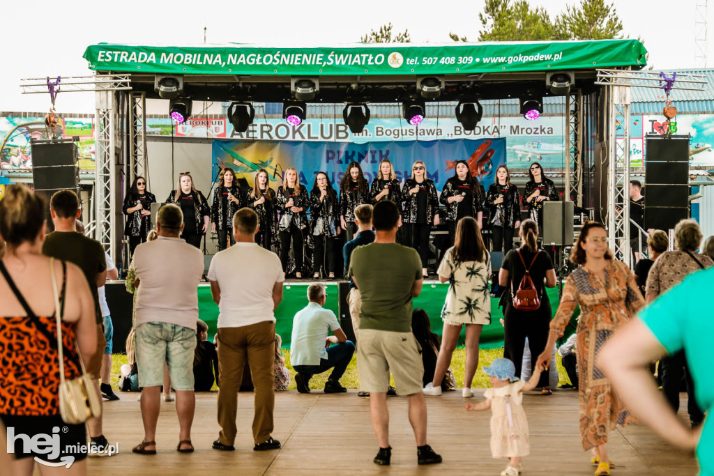 Piknik na tuszowskim lądowisku