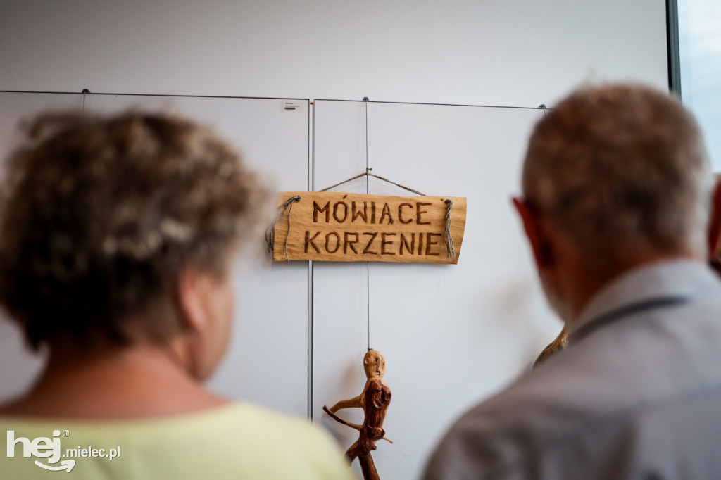 Wernisaż wystawy „Mówiące korzenie” Rafała Misiąga