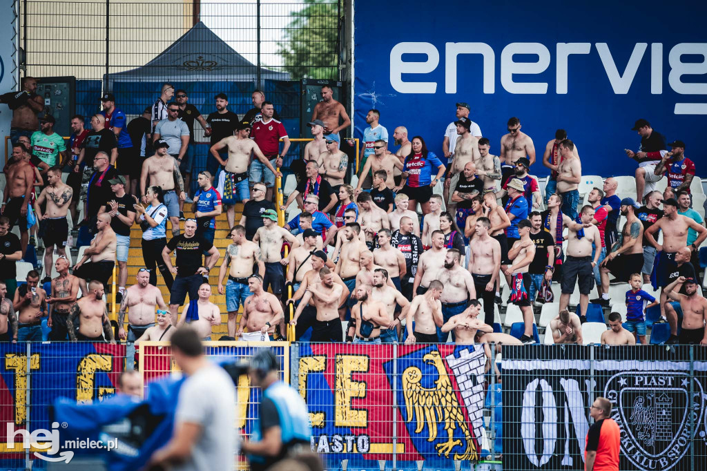 PGE FKS Stal Mielec - Piast Gliwice [KIBICE]